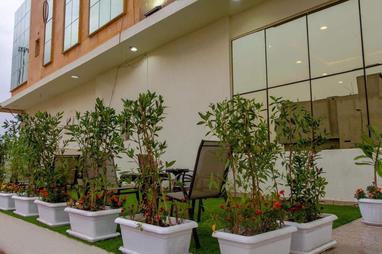 Areen Aparthotel Ar Riyad Esterno foto